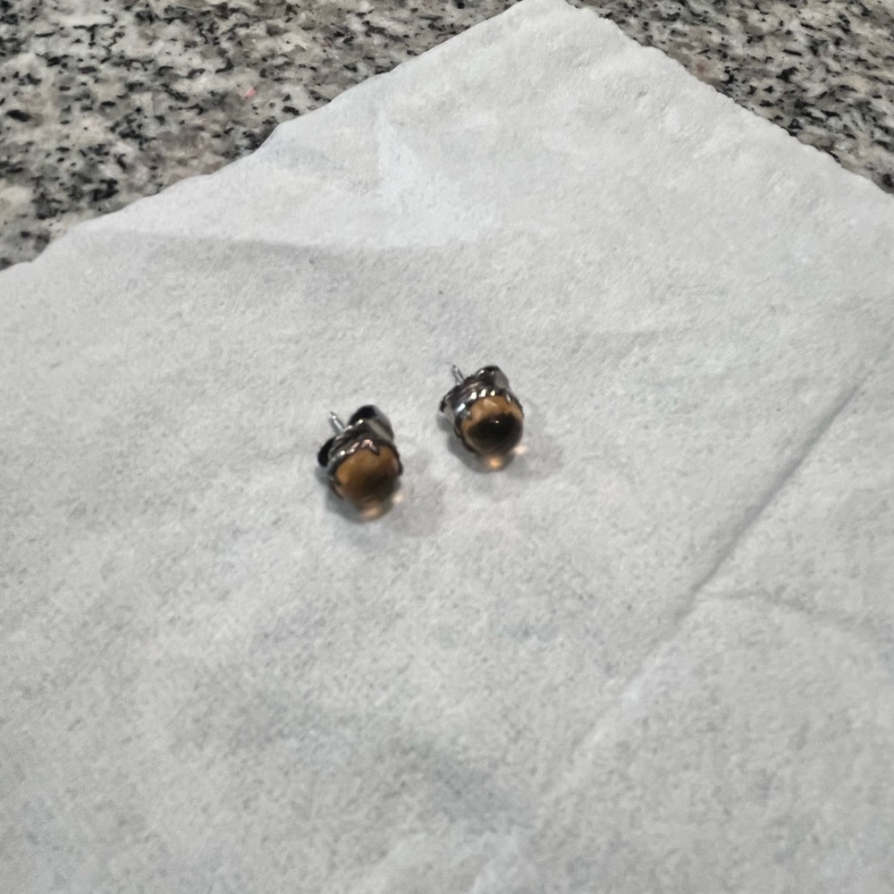 David Yurman Sterling Silver 8mm
Petite Chatelaine Stud Earrings
Citrine